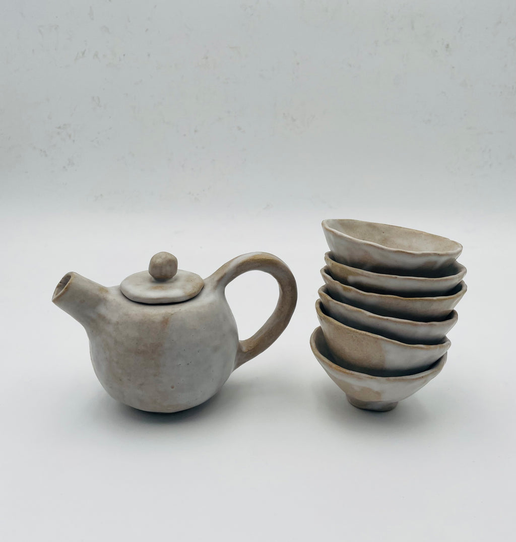 Petite Théière avec ses 6 Tasses