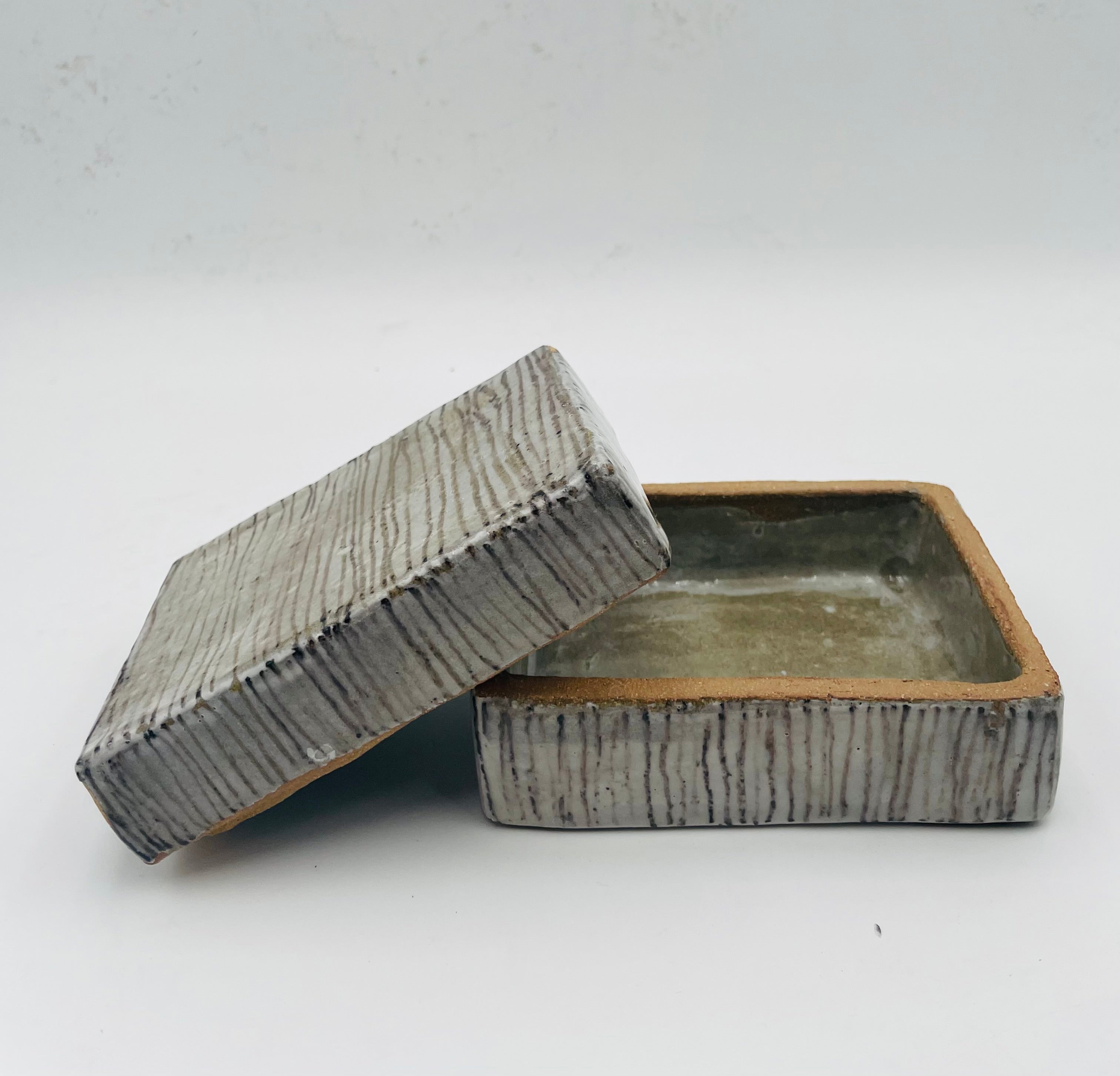 Boîte rectangulaire rayée